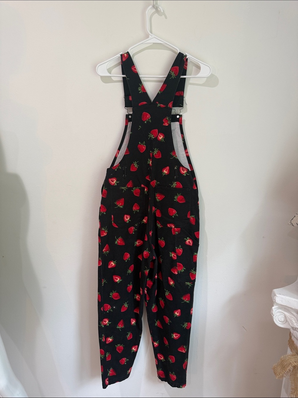 Dangerfield Women's Size 8 Strawberry Drill Tapered Leg Cargo Pocket Overalls - Picture 6 of 8